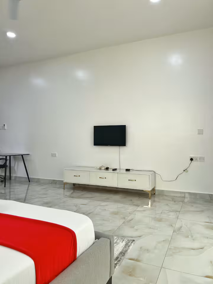 master bedroom 3.avif