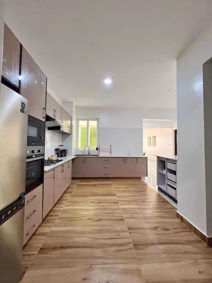 kitchen 3.avif