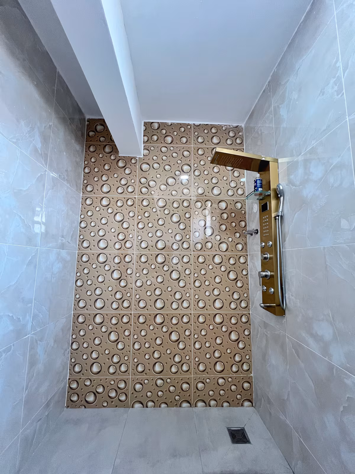 bathroom 3.avif