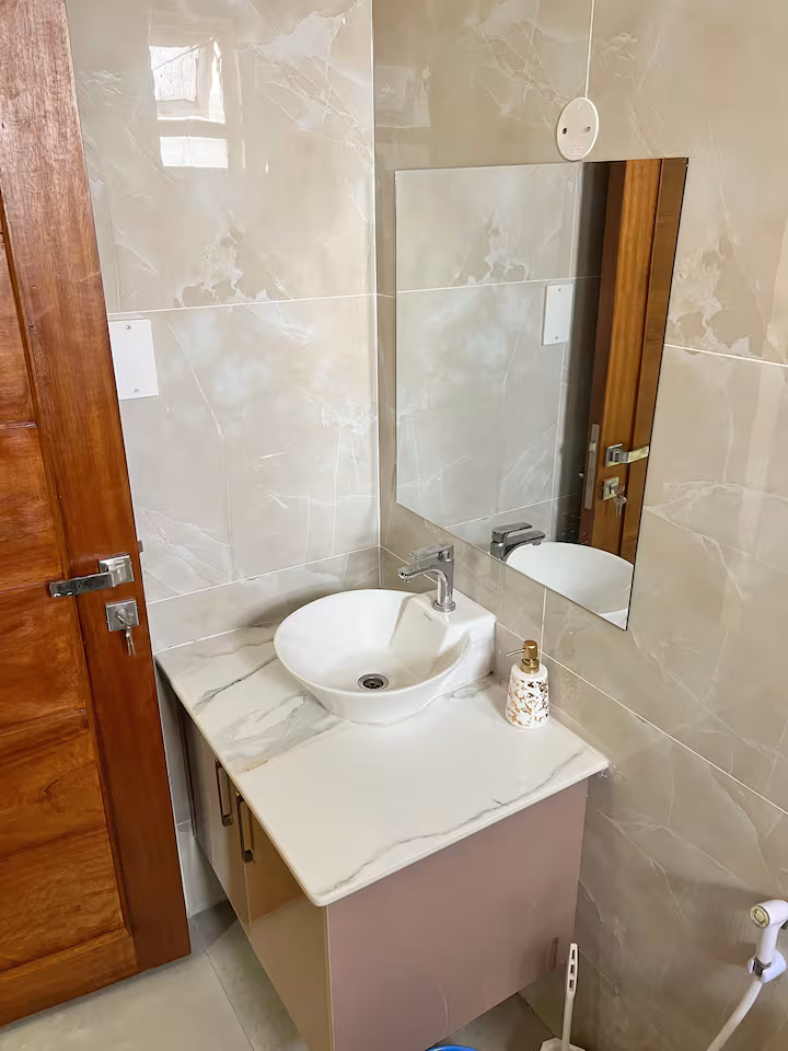 half bathroom 5.avif