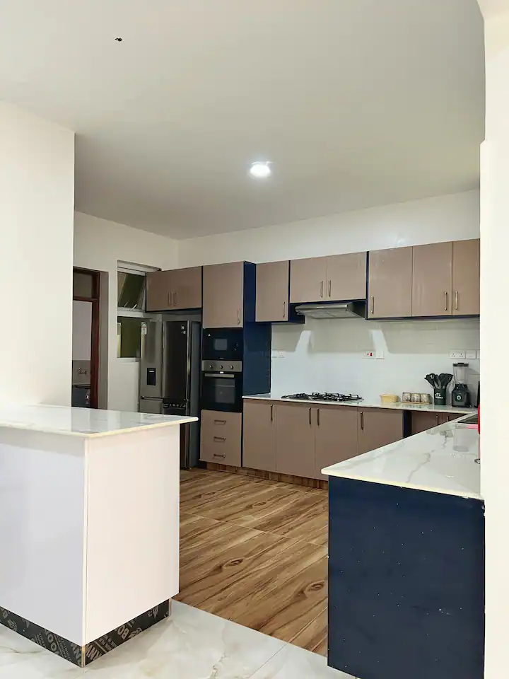 kitchen 2.webp