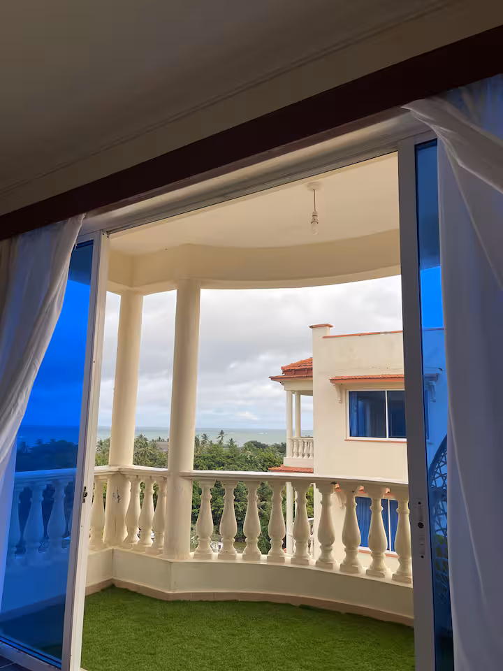 Balcony.avif