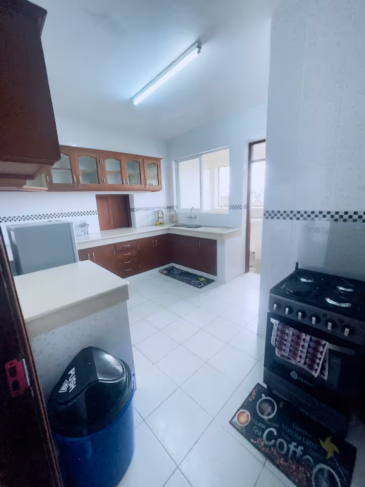 Full kitchen.avif