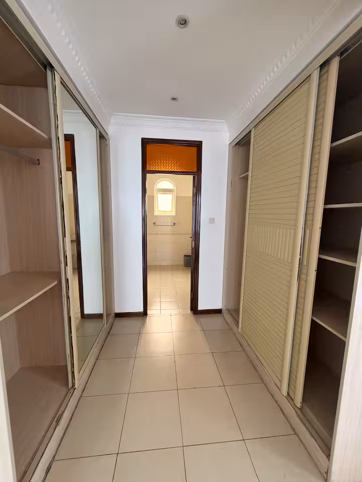 Master bedroom 3.avif